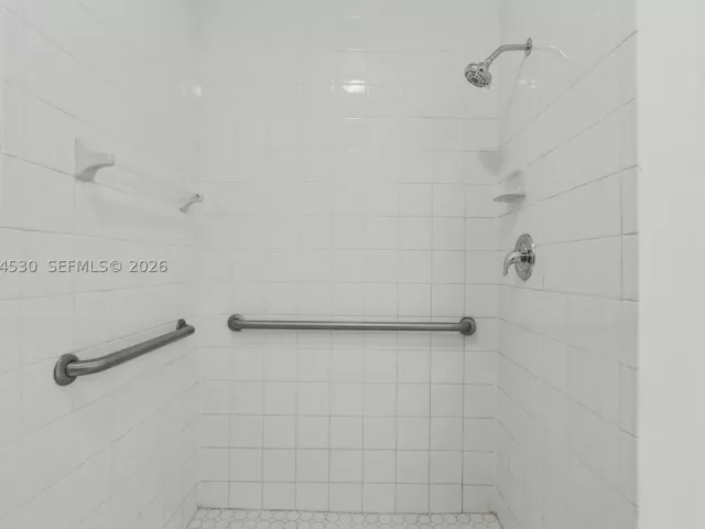 Продажа дома по адресу 3513 Polk St - фото 9347798