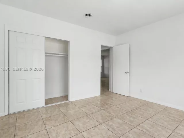 Продажа дома по адресу 3513 Polk St - фото 9347809