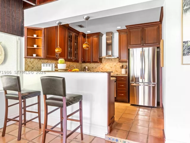 Продажа дома по адресу 2831 SW 21st Ter - фото 9346264