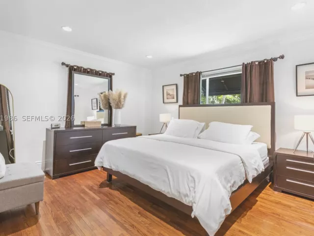 Продажа дома по адресу 2831 SW 21st Ter - фото 9346266