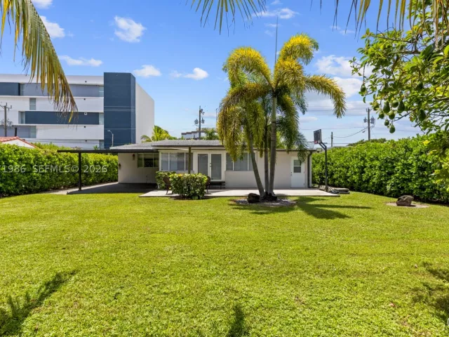 Продажа дома по адресу 2831 SW 21st Ter - фото 9346272