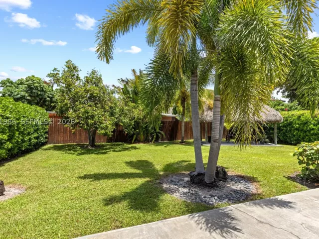 Продажа дома по адресу 2831 SW 21st Ter - фото 9346280