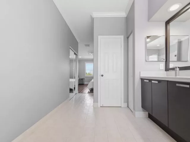 Продажа дома по адресу 4916 SW 38TH Way - фото 9353740