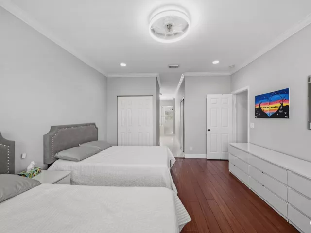 Продажа дома по адресу 4916 SW 38TH Way - фото 9353744