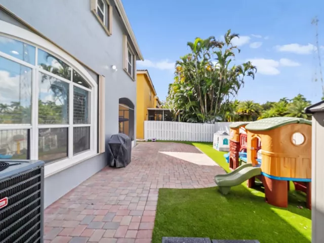 Продажа дома по адресу 4916 SW 38TH Way - фото 9353758