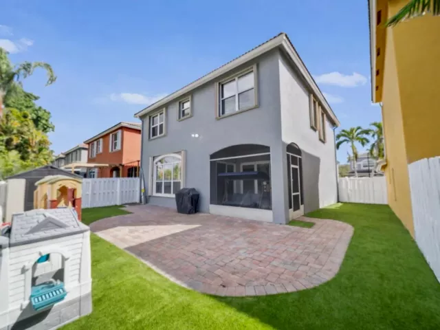Продажа дома по адресу 4916 SW 38TH Way - фото 9353759