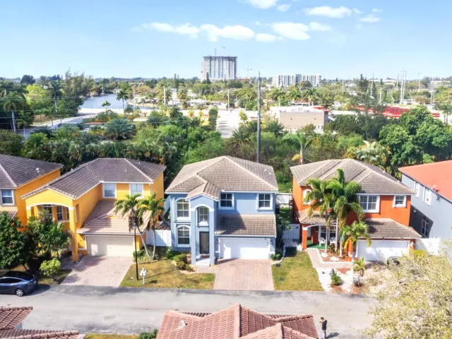 Продажа дома по адресу 4916 SW 38TH Way - фото 9353762