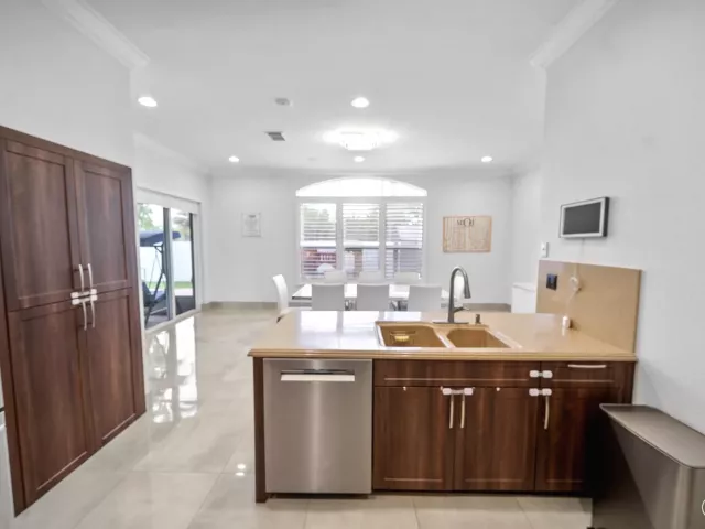 Продажа дома по адресу 4916 SW 38TH Way - фото 9353720