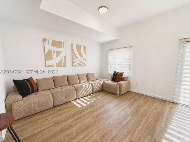 Продажа дома по адресу 2511 Pierce St 7 - фото 9346475