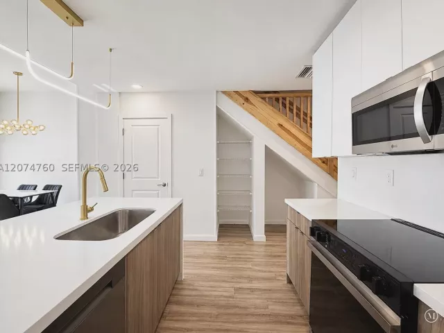 Продажа дома по адресу 2511 Pierce St 7 - фото 9346469