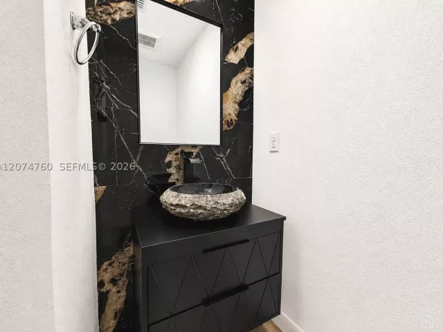 Продажа дома по адресу 2511 Pierce St 7 - фото 9346471