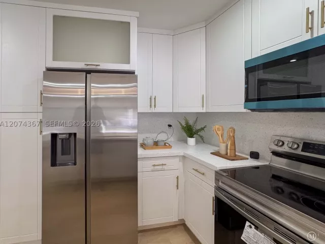 Продажа дома по адресу 1300 NW 42nd St - фото 9346291