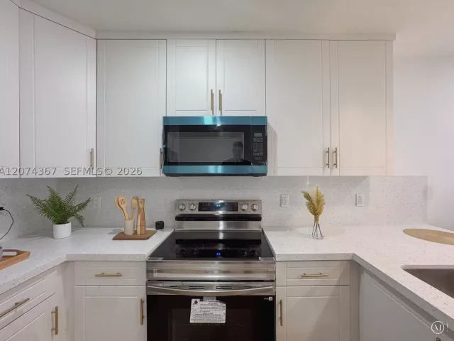Продажа дома по адресу 1300 NW 42nd St - фото 9346294