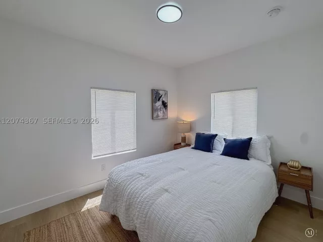 Продажа дома по адресу 1300 NW 42nd St - фото 9346297