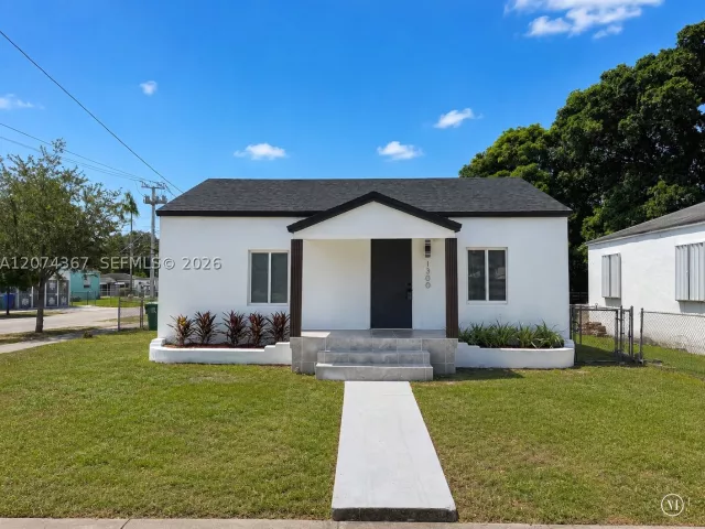 Продажа дома по адресу 1300 NW 42nd St - фото 9346282