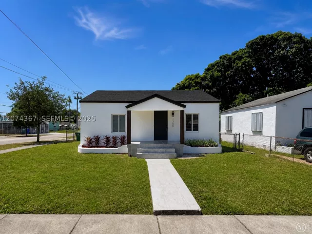 Продажа дома по адресу 1300 NW 42nd St - фото 9346283