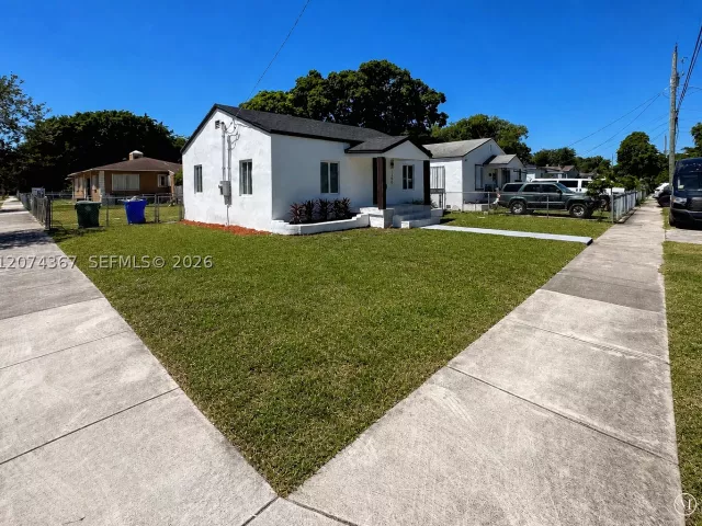 Продажа дома по адресу 1300 NW 42nd St - фото 9346284