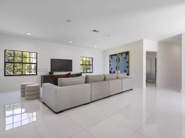 Продажа дома по адресу 11601 SW 88th Ave - фото 9359998