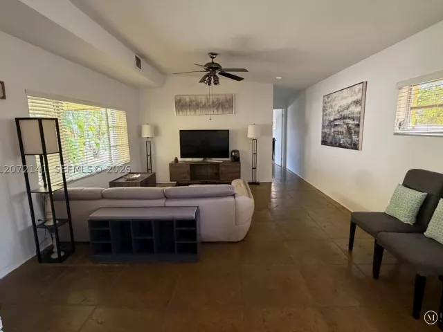 Продажа дома по адресу 935 Polk St - фото 9346455