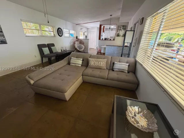 Продажа дома по адресу 935 Polk St - фото 9346446