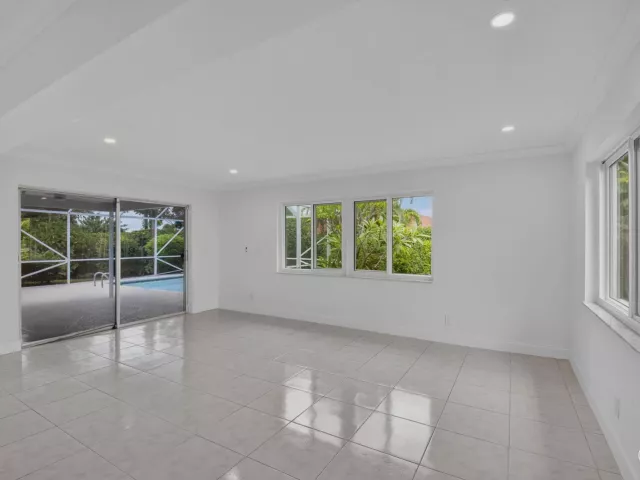 Продажа дома по адресу 4599 BRADY Boulevard - фото 9354058