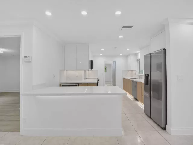 Продажа дома по адресу 4599 BRADY Boulevard - фото 9354061