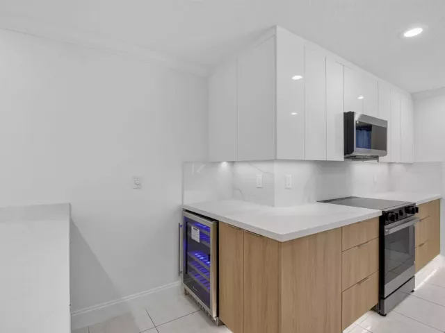 Продажа дома по адресу 4599 BRADY Boulevard - фото 9354063