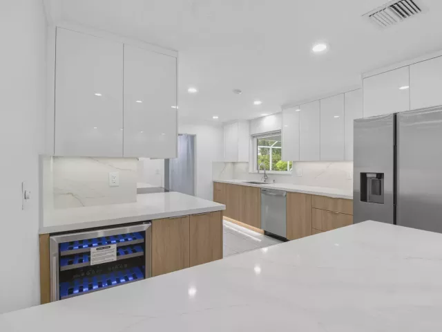 Продажа дома по адресу 4599 BRADY Boulevard - фото 9354066