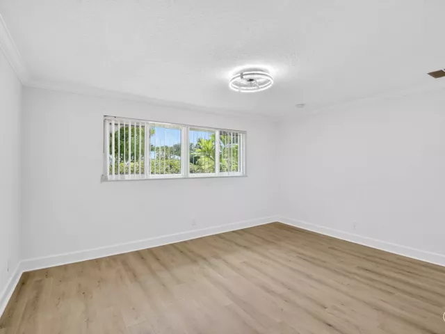 Продажа дома по адресу 4599 BRADY Boulevard - фото 9354067