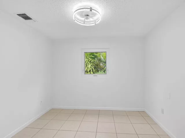 Продажа дома по адресу 4599 BRADY Boulevard - фото 9354082