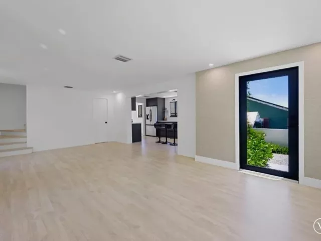 Продажа дома по адресу 823 33RD Street - фото 9365273
