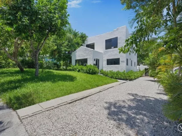 Продажа дома по адресу 823 33RD Street - фото 9365256