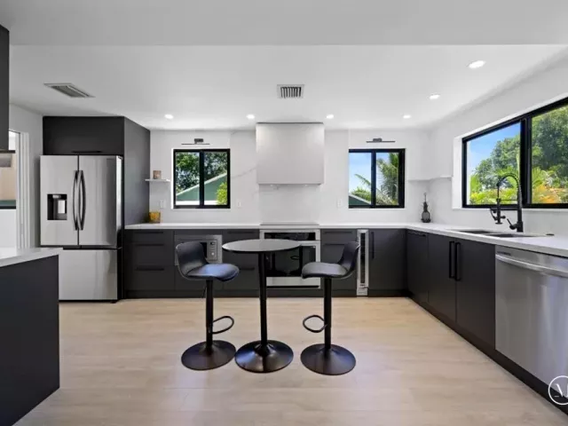 Продажа дома по адресу 823 33RD Street - фото 9365275