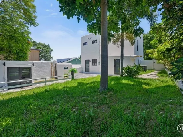 Продажа дома по адресу 823 33RD Street - фото 9365258