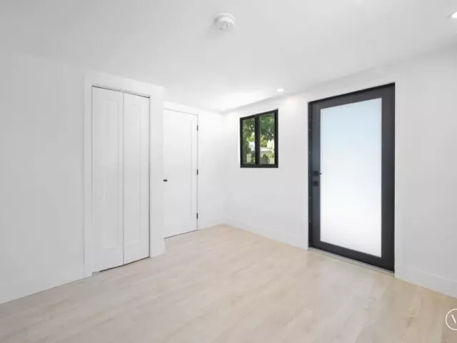 Продажа дома по адресу 823 33RD Street - фото 9365294