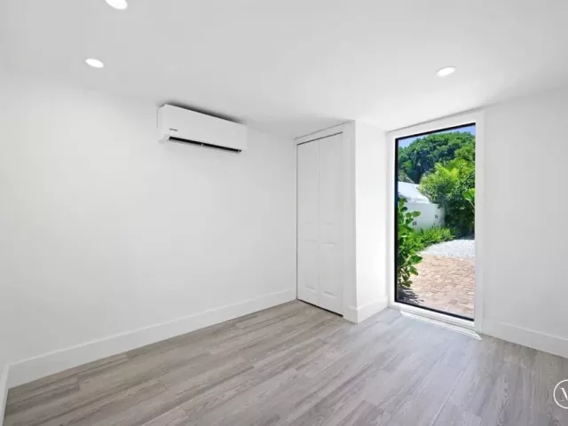 Продажа дома по адресу 823 33RD Street - фото 9365297