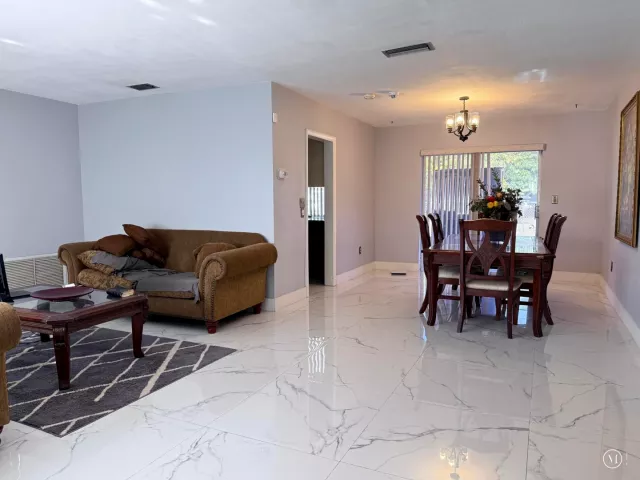 Продажа дома по адресу 7201 MCKINLEY Street - фото 9344498