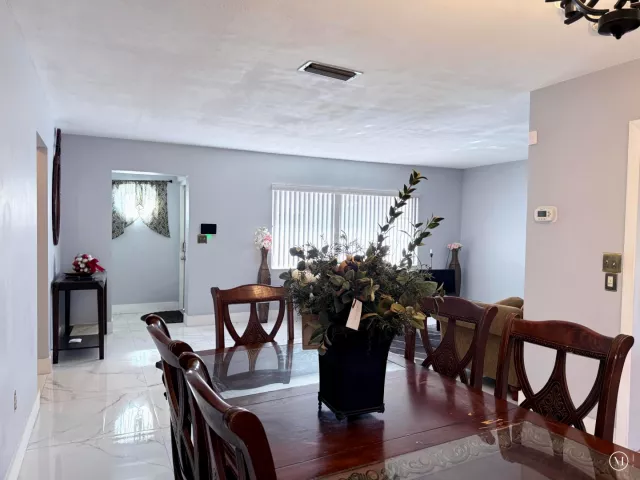Продажа дома по адресу 7201 MCKINLEY Street - фото 9344499