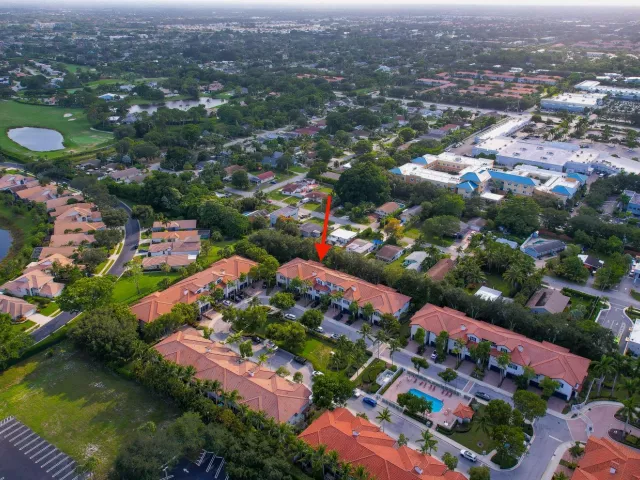 Продажа дома по адресу 128 W Prive Circle - фото 9354222