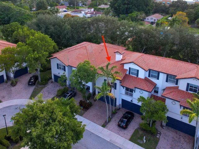 Продажа дома по адресу 128 W Prive Circle - фото 9354224