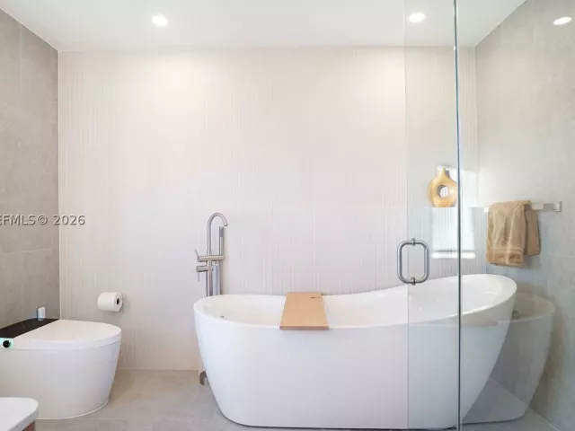 Продажа дома по адресу 2311 SW 5th Ave - фото 9347642