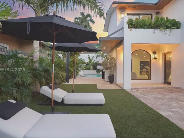 Продажа дома по адресу 2311 SW 5th Ave - фото 9347647