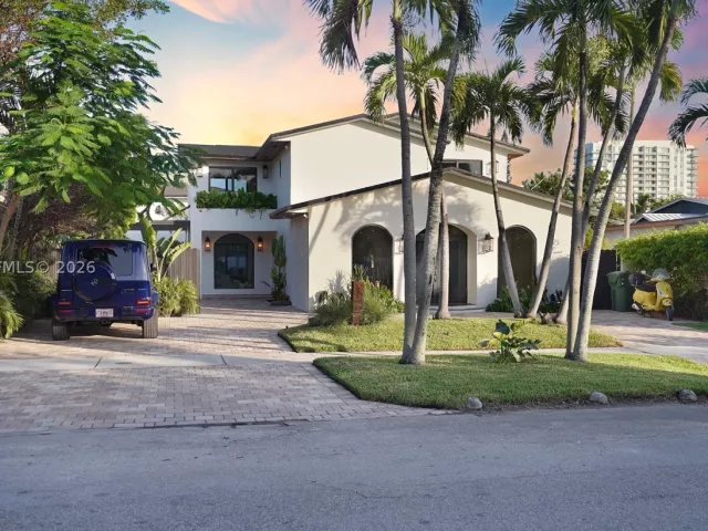 Продажа дома по адресу 2311 SW 5th Ave - фото 9347625