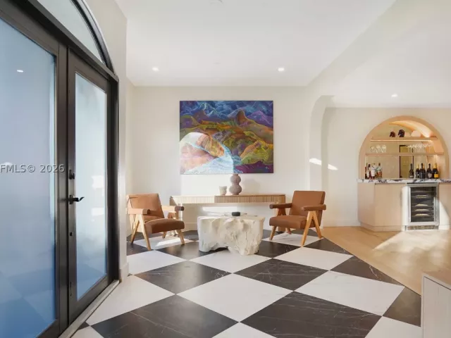 Продажа дома по адресу 2311 SW 5th Ave - фото 9347628