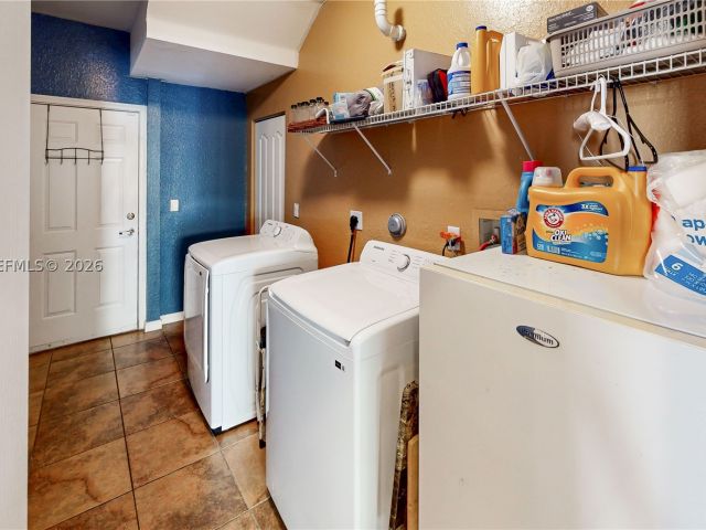 Продажа дома по адресу 2215 Portofino Ave - фото 9368065