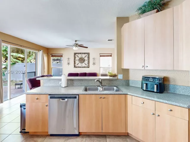 Продажа дома по адресу 2215 Portofino Ave - фото 9368029