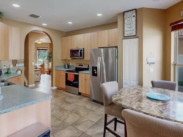 Продажа дома по адресу 2215 Portofino Ave - фото 9368030
