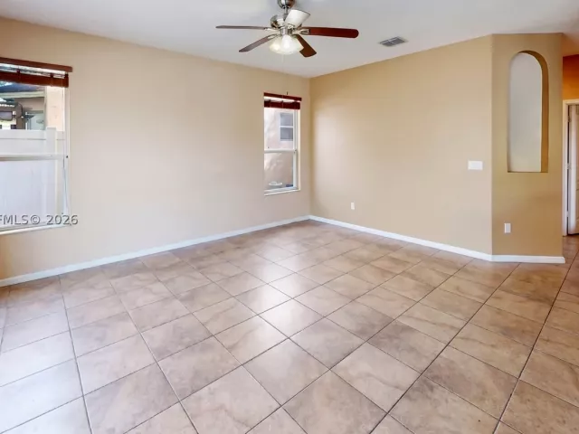 Продажа дома по адресу 2215 Portofino Ave - фото 9368038