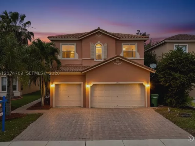 Продажа дома по адресу 2215 Portofino Ave - фото 9368076