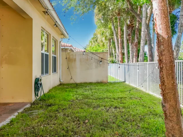 Продажа дома по адресу 57 ATWELL Drive - фото 9365348